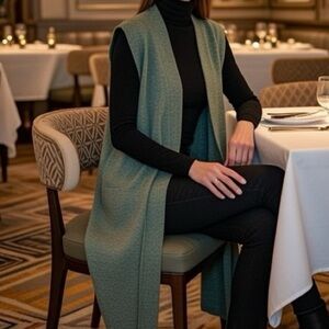 Neiman Marcus Cashmere Green Front Opened Elingated Vest, Size S